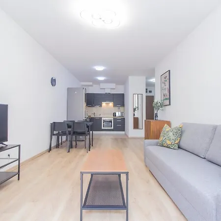 Spring House With Free Private Parking Apartament *