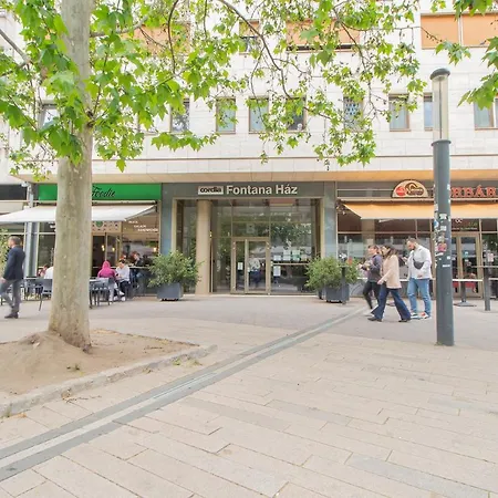 Lägenhet Spring House With Free Private Parking Budapest