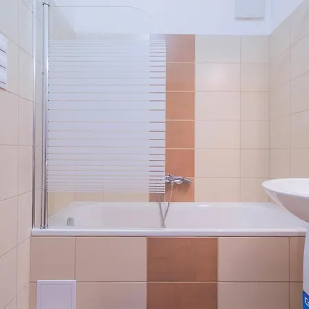 Spring House With Free Private Parking Apartament *