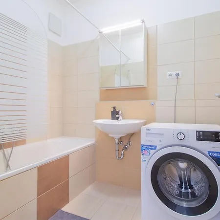 Spring House With Free Private Parking 부다페스트