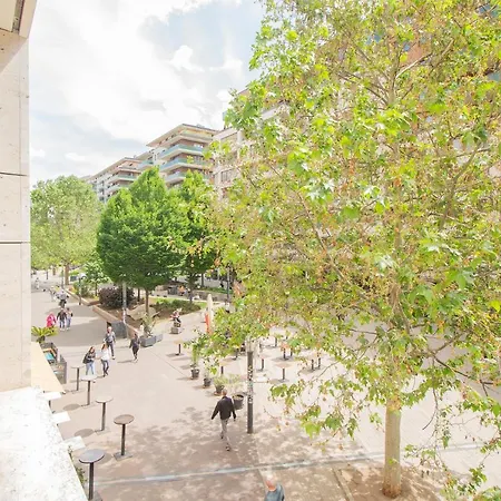 Spring House With Free Private Parking *