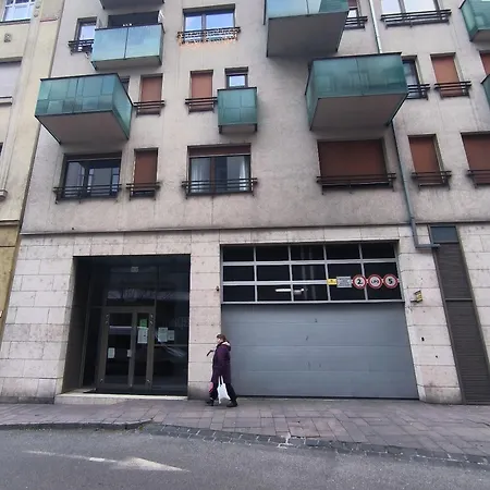 아파트 Spring House With Free Private Parking