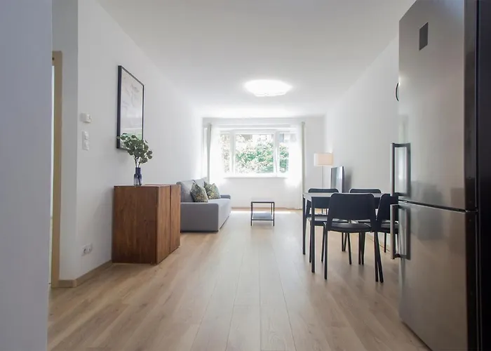 Spring House With Free Private Parking