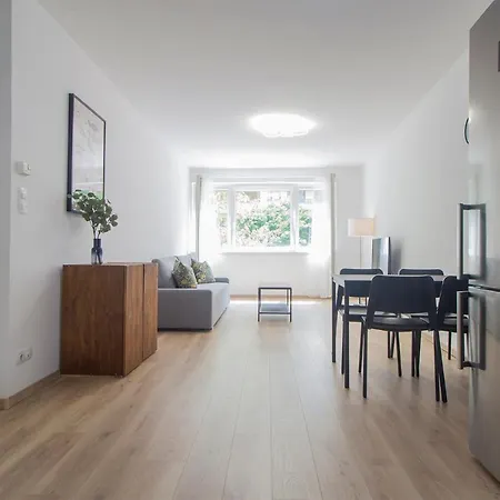 Spring House With Free Private Parking